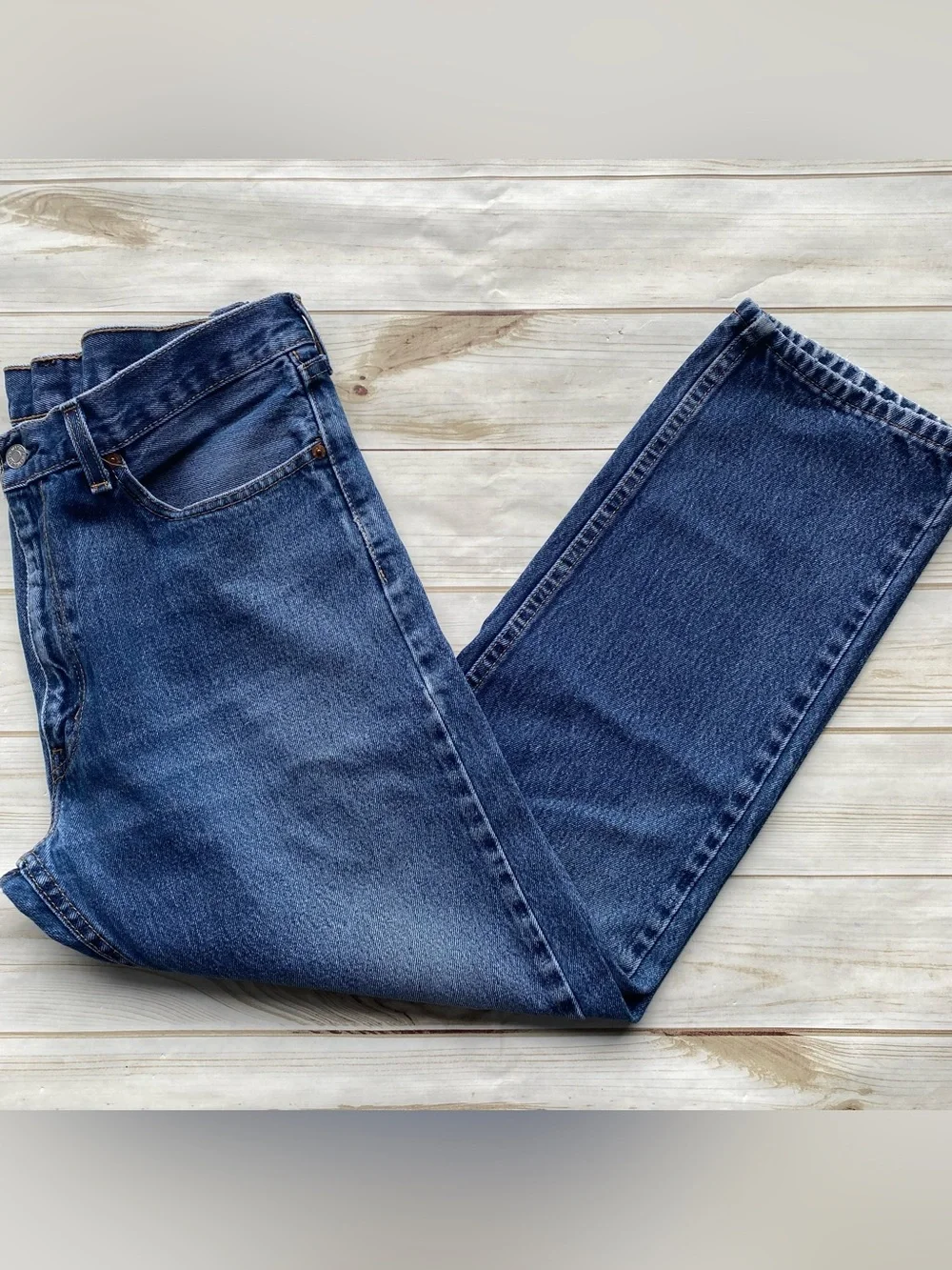 Levi’s 505 Classic regular fit straight leg medium wash denim jeans timeless 35